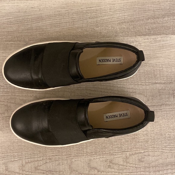 Steve Madden Black Platform Slip-ons - Picture 3 of 3